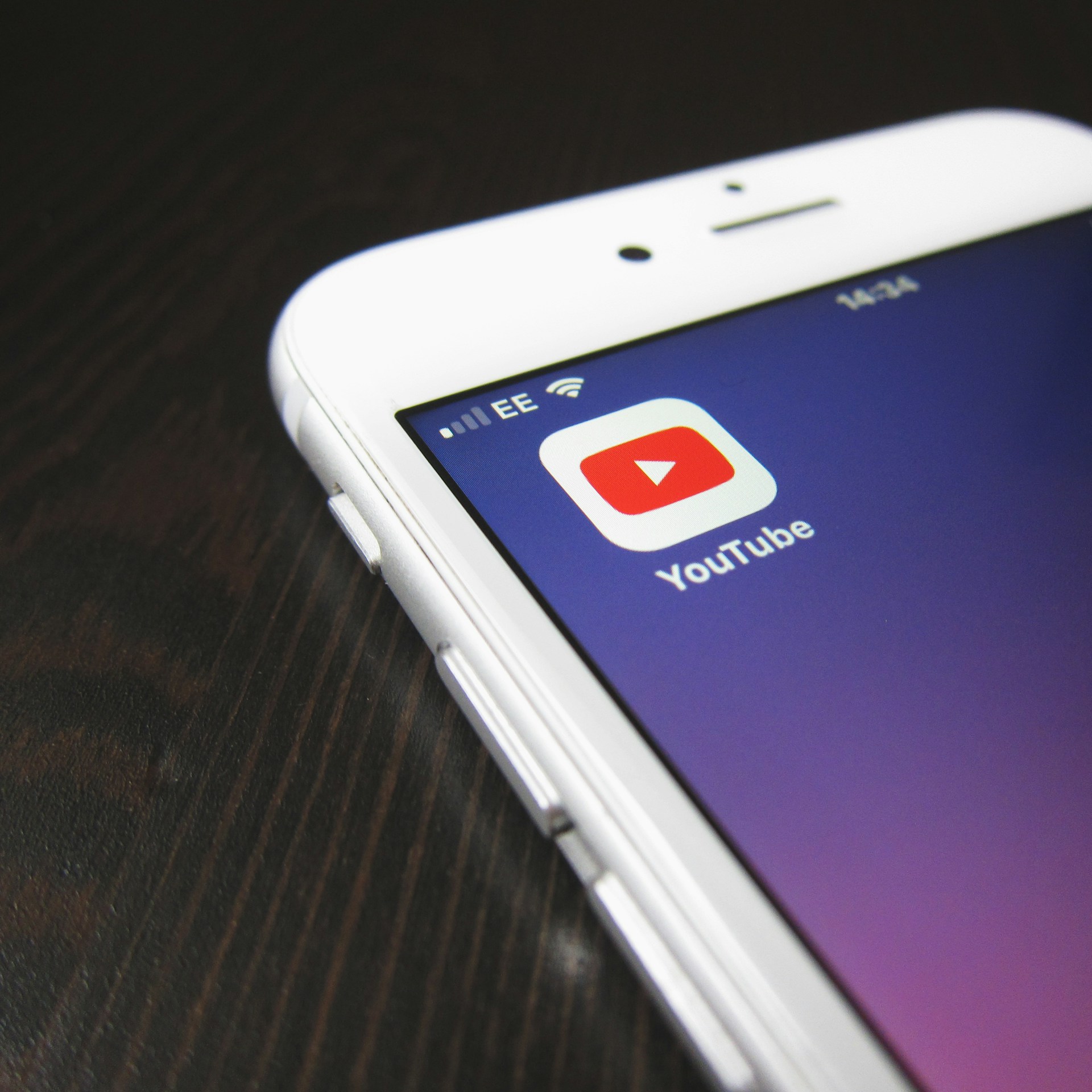 Read more about the article YouTube making new rules for AI generated videos